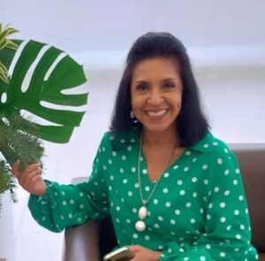 Liany Santos paisagista especializada em jardins de empresas e condomínios